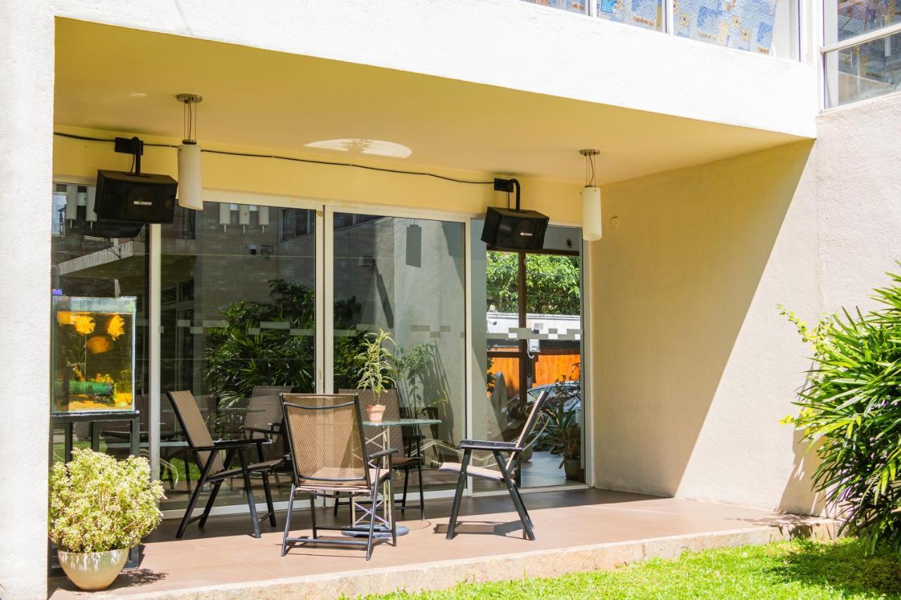 Atrium Leisure Apartment Boralesgamuwa Exterior photo